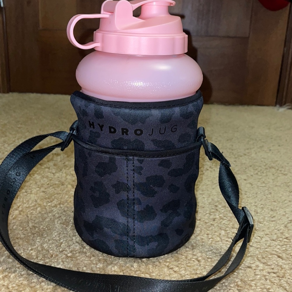 Hydro jug (sleeve) black leopard